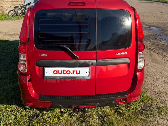 2017 Lada (ВАЗ) Largus I, красный, 690000 рублей - вид 4