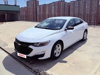 2022 Chevrolet Malibu IX Рестайлинг, белый, 1550000 рублей, вид 1