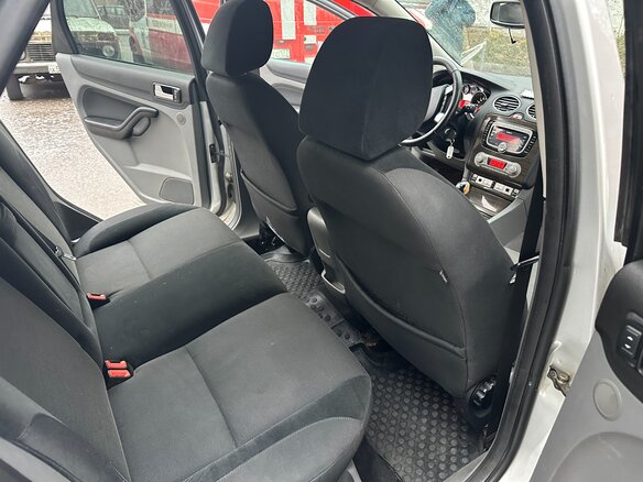 2008 Ford Focus II Рестайлинг, серебристый, 550000 рублей - вид 24