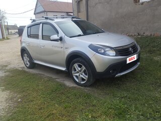 2013 Renault Sandero Stepway I, серебристый, 900000 рублей, вид 2