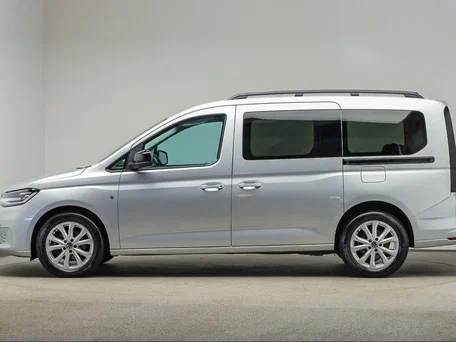 2022 Volkswagen Caddy Maxi V, серебристый, 3790000 рублей, вид 3