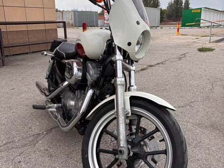2012 Harley-Davidson Sportster 883, белый, 600000 рублей, вид 3