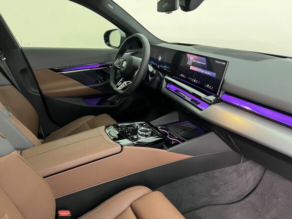 2025 BMW 5 серии 530i xDrive VIII (G60/G61/G68), серый - вид 9