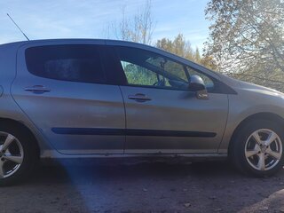 2010 Peugeot 308 I, серебристый, 330000 рублей, вид 4