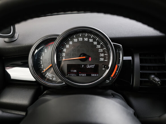 2018 Mini Hatch Cooper III (F55/F56) Рестайлинг, синий, 1898000 рублей - вид 11