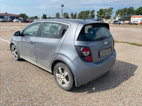 2013 Chevrolet Aveo II, серый, 575000 рублей, вид 4
