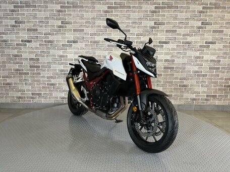 2023 Honda CB 750, чёрный, 995000 рублей, вид 4