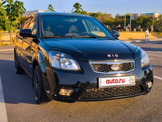 2010 Kia Rio II Рестайлинг, чёрный, 505000 рублей, вид 1