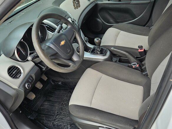 2013 Chevrolet Cruze I Рестайлинг, белый, 820000 рублей - вид 6
