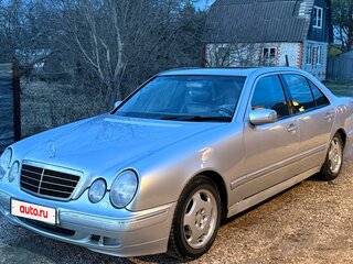 2001 Mercedes-Benz E-Класс 200 II (W210, S210) Рестайлинг, серебристый, 500000 рублей, вид 1