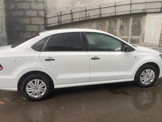 2017 Volkswagen Polo V Рестайлинг, белый, 1020000 рублей, вид 5