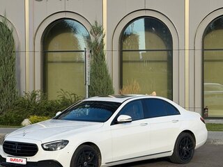2021 Mercedes-Benz E-Класс 220 d V (W213, S213, C238) Рестайлинг, белый, 4600000 рублей, вид 3