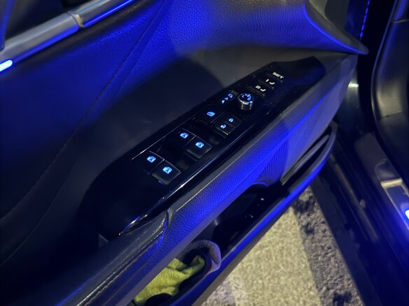 2019 Toyota Camry VIII (XV70), чёрный, 2950000 рублей - вид 14