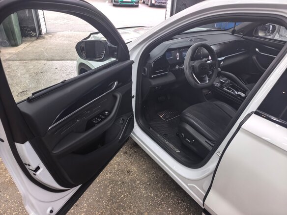 2024 Geely Monjaro (Xingyue L) I Рестайлинг (China Market), белый, 3700000 рублей - вид 4
