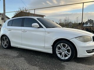 2010 BMW 1 серии 116i I (E81/E82/E87/E88) Рестайлинг, белый, 500000 рублей, вид 3