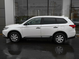 2017 Mitsubishi Outlander III Рестайлинг 2, белый, 1449000 рублей, вид 4