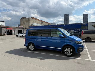 2020 Volkswagen Multivan T6 Рестайлинг, синий, 5500000 рублей, вид 4