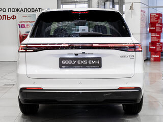 2026 Geely EX5 Гибрид EM-i, белый, 3974990 рублей, вид 5