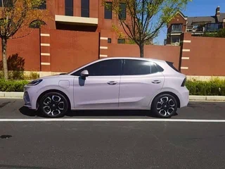 2026 MG 4 EV 53.95 kWh II, розовый, 1803000 рублей, вид 3
