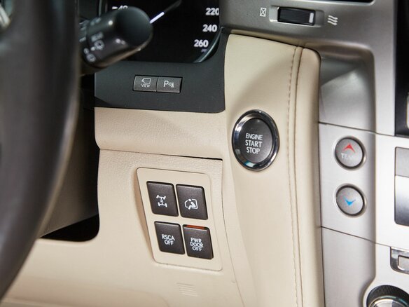 2012 Lexus LX 570 III Рестайлинг, бежевый, 4097000 рублей - вид 22