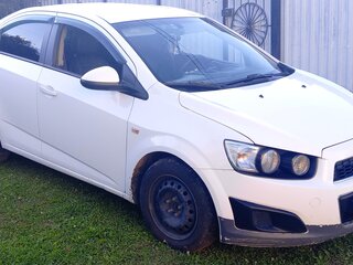 2014 Chevrolet Aveo II, белый, 350000 рублей, вид 1