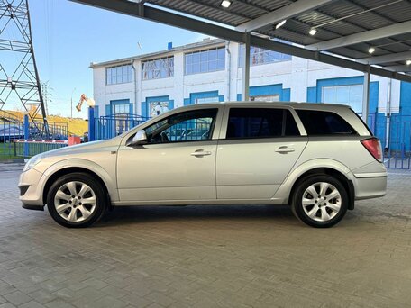 2010 Opel Astra H Рестайлинг, серебристый, 589000 рублей, вид 2