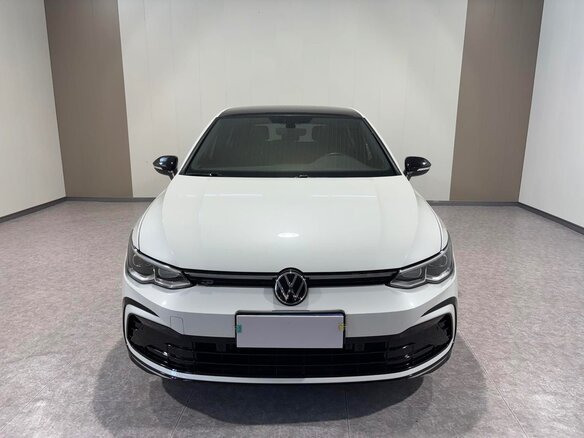 2023 Volkswagen Golf VIII, белый, 1650000 рублей - вид 9