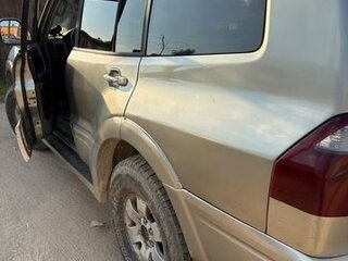 2003 Mitsubishi Pajero III Рестайлинг, бежевый, 750000 рублей, вид 2