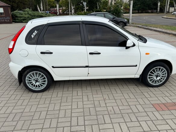 2010 Lada (ВАЗ) Kalina I, белый, 400000 рублей - вид 1