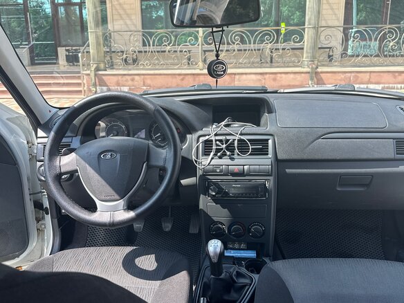 2017 Lada (ВАЗ) Priora I Рестайлинг, белый, 495000 рублей - вид 13