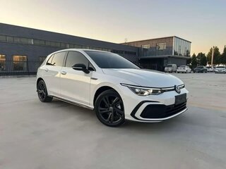2023 Volkswagen Golf VIII, белый, 1910000 рублей, вид 2