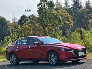 2025 Mazda 3 Axela IV (BP), красный, 1950999 рублей, вид 1