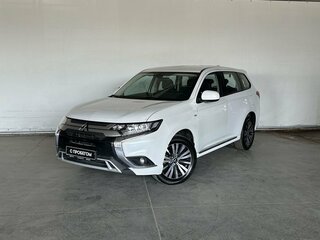 2022 Mitsubishi Outlander III Рестайлинг 3, белый, 1825000 рублей, вид 1