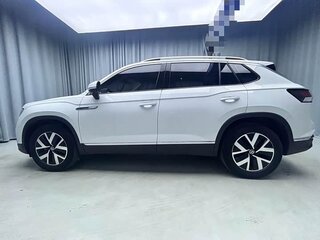 2023 Volkswagen Tayron I Рестайлинг, белый, 1730000 рублей, вид 4