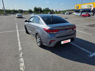 2020 Kia Rio IV, серый, 1280000 рублей, вид 4