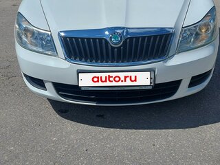 2012 Skoda Octavia II (A5) Рестайлинг, белый, 1250000 рублей, вид 1