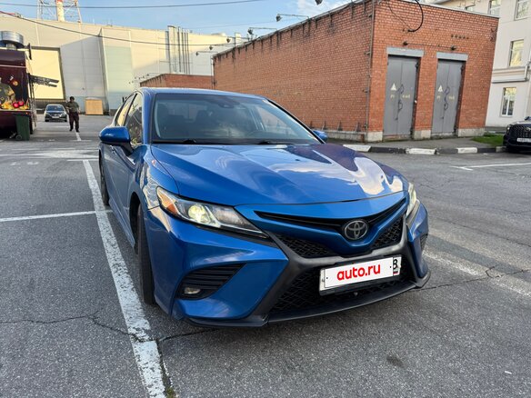 2019 Toyota Camry US Market VIII (XV70), синий, 1970000 рублей - вид 1