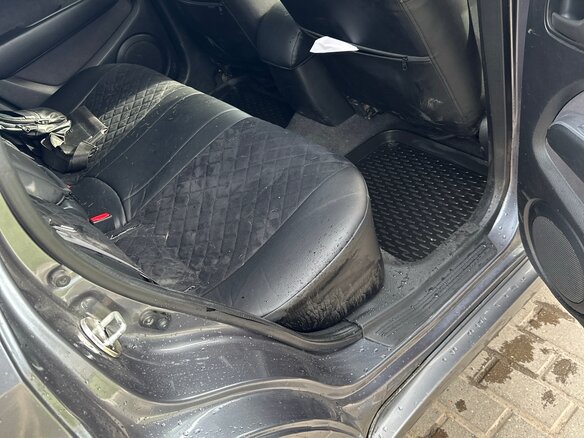 2004 Mitsubishi Outlander I, серый, 950000 рублей - вид 16