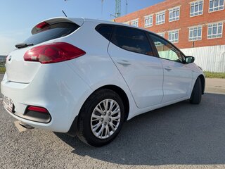 2013 Kia Ceed II, белый, 973000 рублей, вид 4