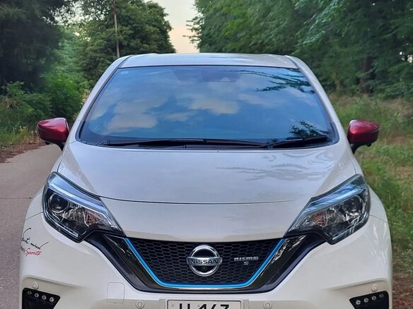 2019 Nissan Note Nismo S e-Power II Рестайлинг, белый - вид 1