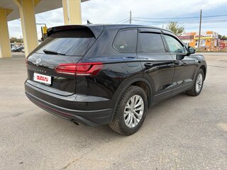 2018 Volkswagen Touareg III, чёрный, 4150000 рублей, вид 5