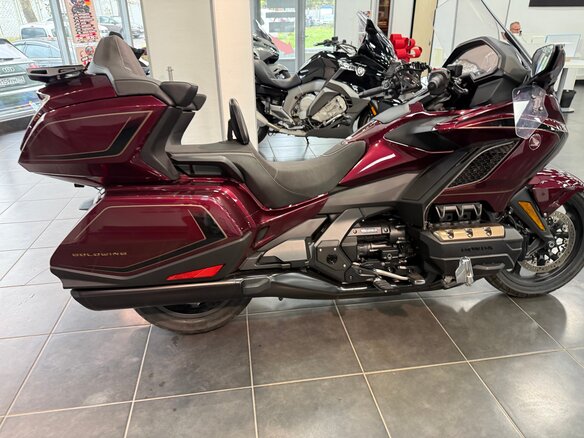 2025 Honda GL 1800 Gold Wing, красный, 3200000 рублей - вид 5