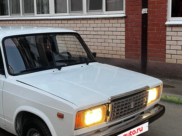 2002 Lada (ВАЗ) 2107, белый - вид 10
