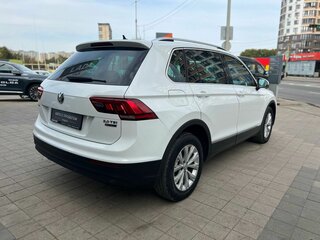2017 Volkswagen Tiguan II, белый, 2118000 рублей, вид 5
