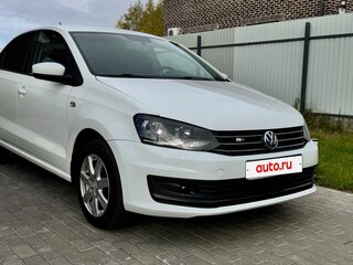 2015 Volkswagen Polo V Рестайлинг, белый, 1200000 рублей, вид 1