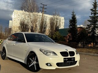 2005 BMW 5 серии 530xi V (E60/E61), белый, 1400000 рублей, вид 4