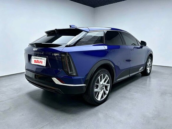 2026 Cadillac Lyriq, синий, 8000000 рублей - вид 5