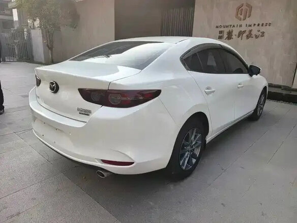 2021 Mazda 3 Axela IV (BP), белый, 1130000 рублей - вид 5