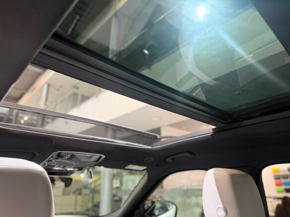 2025 Land Rover Range Rover Velar I Рестайлинг, белый, 8990000 рублей - вид 19