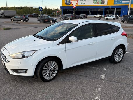 2017 Ford Focus III Рестайлинг, белый, 1290000 рублей, вид 5